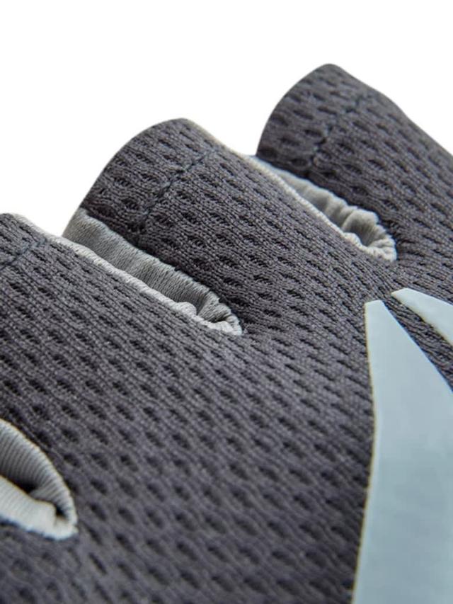 قفازات رياضية لحماية اليدين باللون الأسود قياس كبير L من ريبوك Reebok Fitness Training Gloves Color BlackSize S