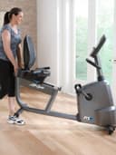 دراجة رياضية مع دواسات ذاتية التوازن لايف فتنسLife Fitness RS3 Recumbent Bike, - 305235