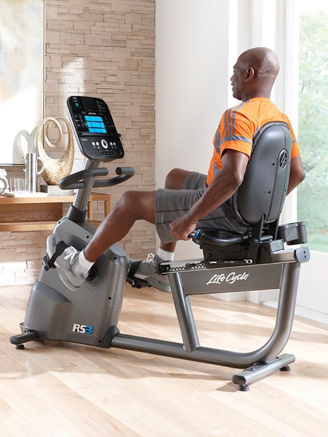 دراجة رياضية مع دواسات ذاتية التوازن لايف فتنسLife Fitness RS3 Recumbent Bike, - 305236