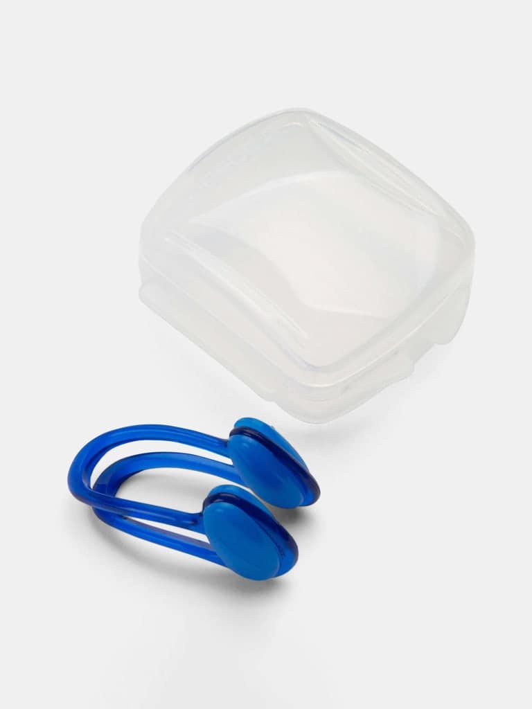 سدادة الأنف للسباحة باللون الأزرق الداكن من سبيدو SPEEDO Universal Nose Clip Color Navy Blue