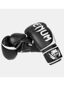 Venum Challenger Boxing Gloves Color BlackSize 14 Oz - SW1hZ2U6MTU0NjE4Nw==