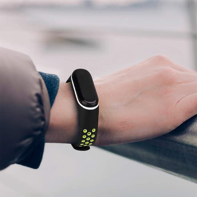 سير ساعة شاومي ام آي باند 5 و6 و7 سيلكون رياضي رجالي ونسائي او اوزون عدد خمسة O Ozone Silicone Strap Compatible with Xiaomi Mi Band 5/6/7