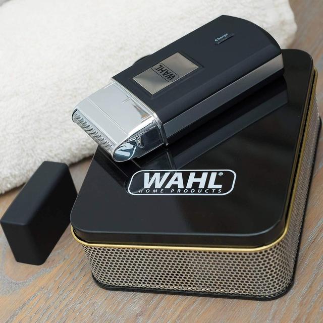 ماكينة حلاقة كهربائية للرجال قابلة لاعادة الشحن وال Wahl Cordless & Rechargeable Travel Shaver - SW1hZ2U6MTU3Nzk2MQ==