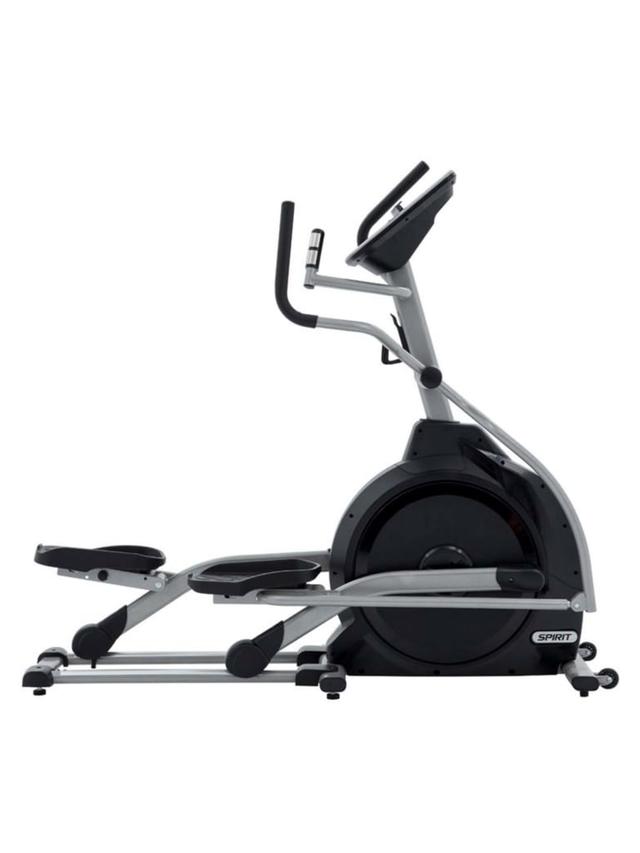 Spirit Fitness XE195 Elliptical Cross Trainer