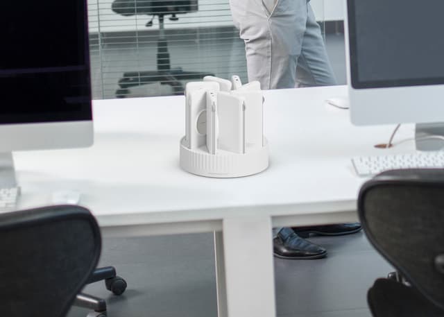 شاحن متنقل ستيشن 8 في 1 بسعة 10000مللي أمبير 120 واط مع كابلي شحن بورولجي أبيض Powerology 8in1 Station 10000mAh PD 120W QC Wireless Power Bank  White