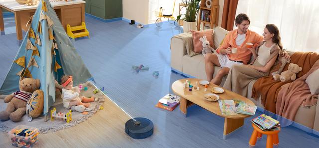 مكنسة روبوت التنظيف روبوروك كيو 8 ماكس بلس 5500 باسكال مع صندوق للغبار Roborock Q8 Max+ Robot Vacuum with Auto-Empty Dock