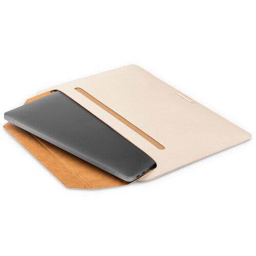 حامل لابتوب 13 انش لون ابيض وكاراميل من موشي MOSHI Muse 13" 3 in 1 Slim Laptop Sleeve and Stand Seashell White - SW1hZ2U6MTY4MjEwMg==