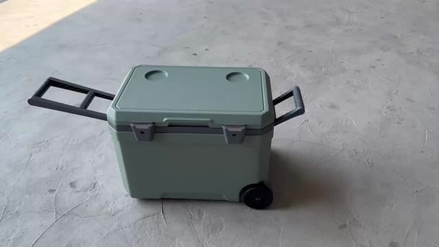 ايس بوكس حافظة برودة 32 لتر مع طاولة قابلة للطي مدمجة و 2 كرسي Cooler Box 3 In 1 Multipurpose Table And Chair