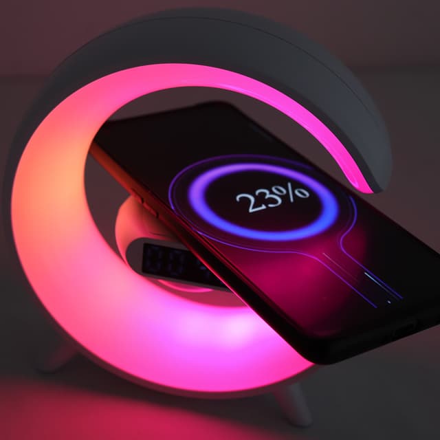 مصباح ليد بإضاءة RGB وشاحن لاسلكي وساعة ومكبر صوت لون أبيض من او اوزون O Ozone Wireless Charger Atmosphere Lamp