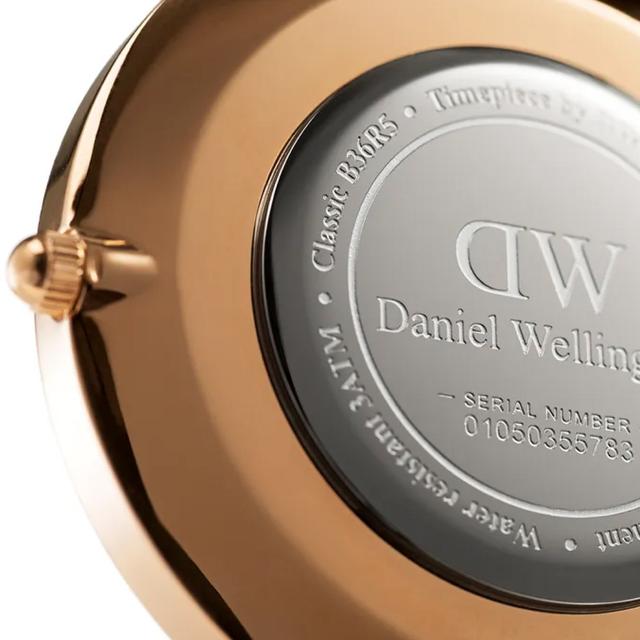 ساعة للرجال اسود دهبي دانيال ولينغتون Daniel Wellington Nato Strap Classic Cornwall Rose Gold/Black Men's Watch Dw00100150 - SW1hZ2U6MTgxNjY4Ng==