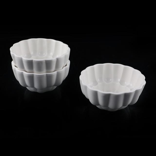 قالب كيك بورسلان 9.5×9.5×4.8 سم من بورسيلتا لون عاجيPorceletta Ivory Porcelain Baking Cake Mould - SW1hZ2U6MTg1MzM4Mw==