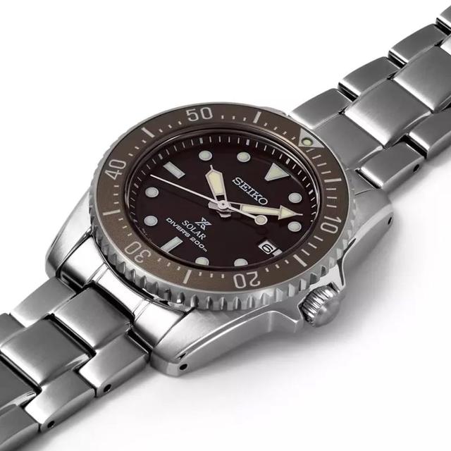 ساعة  للرجال بروسبكس كومباكت فضية تعمل بالطاقة الشمسية من سايكو Seiko Men's Prospex Compact  Sne571p1 - SW1hZ2U6MTgxNjg1Mg==