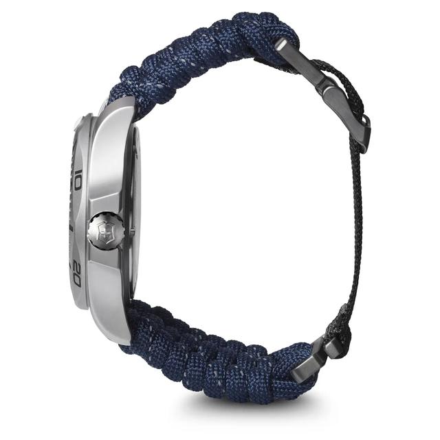 ساعة رجالية سويسرية باراكورد 45 مم كحلي وفضي فيكتوري نوكس Victorinox Swiss Army Blue Dial Men's Watch - SW1hZ2U6MTgyMTY5Mg==