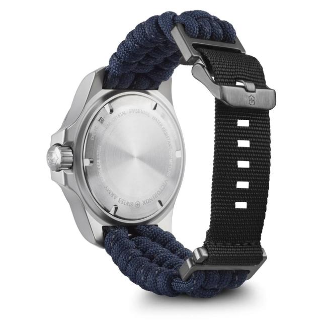 ساعة رجالية سويسرية باراكورد 45 مم كحلي وفضي فيكتوري نوكس Victorinox Swiss Army Blue Dial Men's Watch - SW1hZ2U6MTgyMTY5Ng==