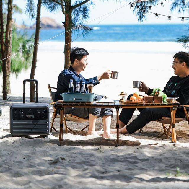 مولد كهرباء بطارية متنقلة للرحلات يوباو 2000 واط مع لوح شمسي قابل للطي 120 واط Yoobao Power Station 220V Portable Generator