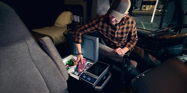 ثلاجة رحلات متنقلة ايكوفلو 38 لتر 120 واط مع صانعة ثلج مدمجة EcoFlow Glacier Portable Refrigerator