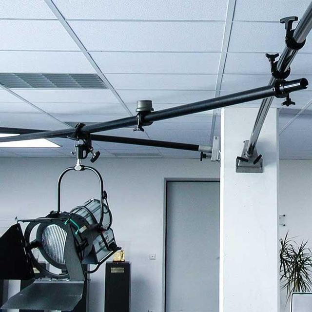 سبريدر لتثبيت الاضاءة من بانثير Panther Wall Spreader