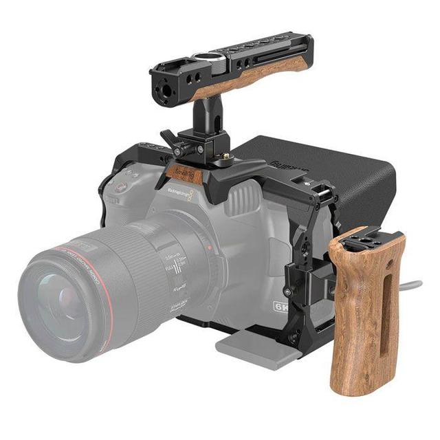 قفص كاميرا متوافق مع كاميرا BMPCC 6K PRO مع مقبض خشبي وغطاء شمس سمول رينج SmallRig Professional Accessory Kit for BMPCC 6K PRO - SW1hZ2U6MTk0MDExMw==