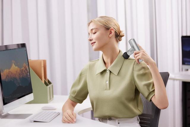 مسدس مساج محمول إس كيه جي مع 4 وضعيات تدليك SKG F3 Lite Massage Gun