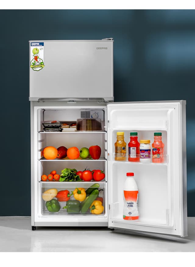 Geepas 200l Gross Capacity/132l Net Capacity No-Frost Double Door Compact Refrigerator Auto Defrost-Prevent Ice Formation, Lock And Key, Spacious Vegetable Crisper Box, Fan Cooling For Long Lasting Freshness 200 L 120 W Grey - 452215