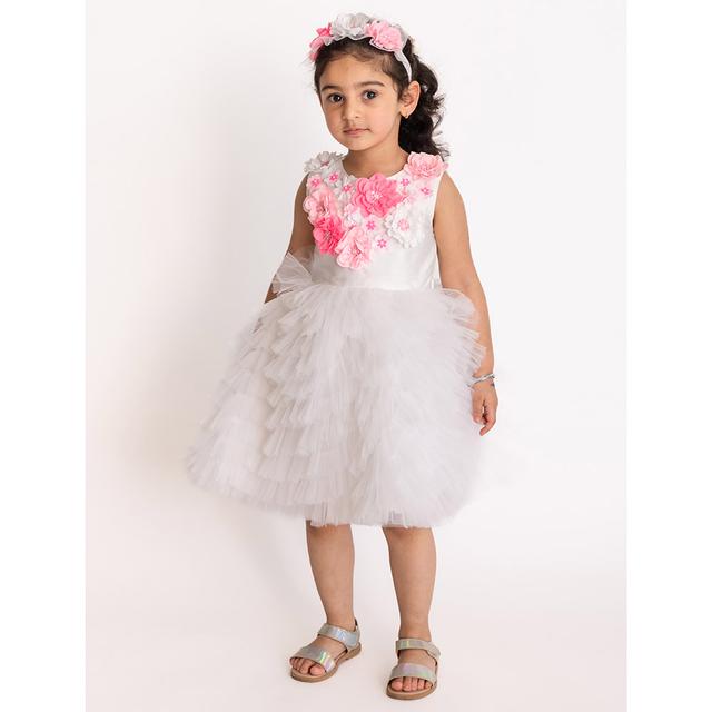 فستان بروفانس أبيض اللون من اي ليتل فابل A Little Fable - Provence Cascade Dress - SW1hZ2U6MjE5Mjk2Ng==