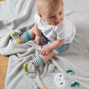 جوارب خشخشة قطة للأطفال من ايه ثاوزند و ون كادلز A Thousand & One Cuddles - Baby Rattle Socks - Cat - SW1hZ2U6MjE5NTk2Mg==