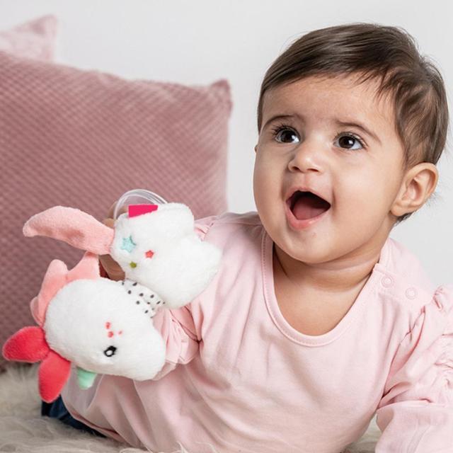 لعبة خشخشة حسية للأطفال على شكل وحيد القرن من اي ثاوزند و ون كادلز A Thousand & One Cuddles - Baby Sensory Crinkle Rattle Tag - Unicorn - SW1hZ2U6MjE5NTg5Mw==