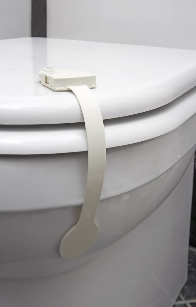 B-Safe Toilet Lid Lock | Jomla.ae