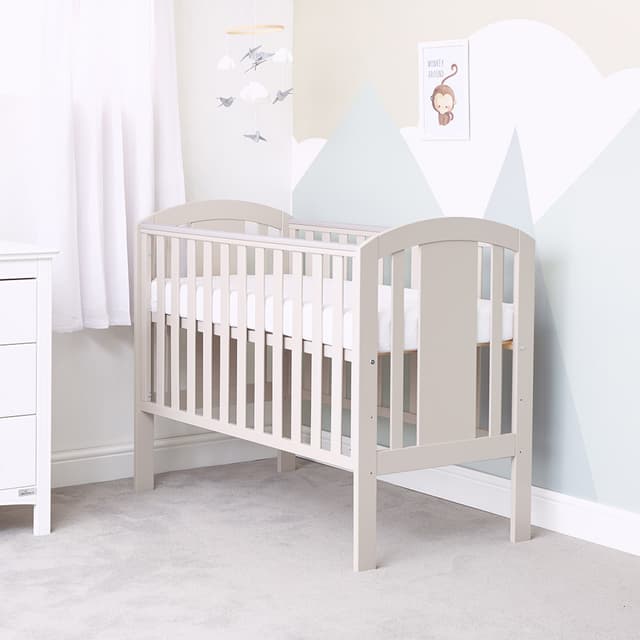 سرير اطفال خشب لابا لون فضي من بيبي ايليغانس Baby Elegance Laba Wooden Cot Grey