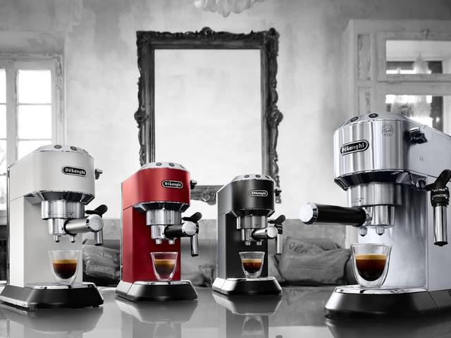 ماكينة قهوة ديلونجي ديديكا 1350 واط مع صانعة رغوة الحليب مدمجة أوبن بوكس Delonghi Dedica Espresso Coffee Maker EC685 Open Box - 695154