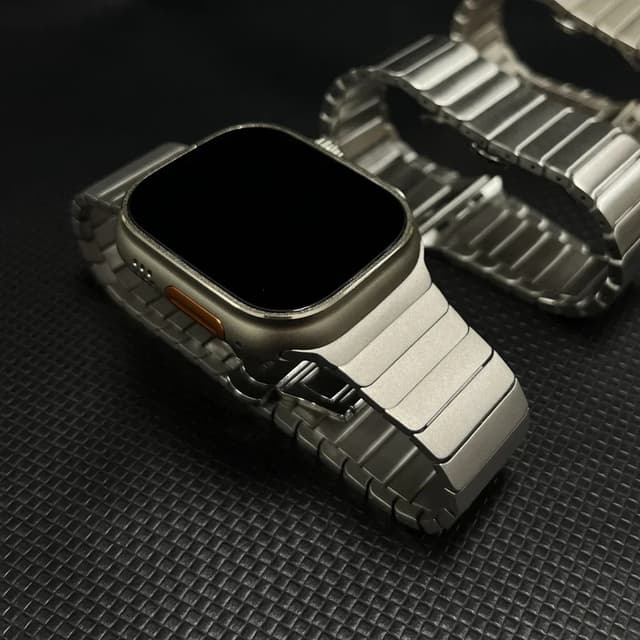 سير ساعة ابل تيتانيوم متوافق مع ابل ووتش الترا 2 او اوزون O Ozone Titanium Band Compatible with Apple Watch Ultra 2 Band