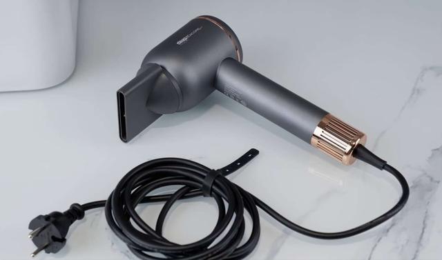 استشوار شعر كهربائي دي اس بي 1800 واط Dsp High Speed Pro Hair Dryer - SW1hZ2U6MzIyNTYwOA==