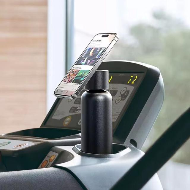 مطارة ماء حار وبارد تكتك 750 مللي مع ستاند جوال مدمج Taktik Thermal Bottle With Magnetic Phone Holder - SW1hZ2U6MzIyMzc3Ng==