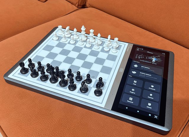 Chessnut Evo - The Future of Ultra Smart AI Chessboard CE100 - SW1hZ2U6MzIxNTQyNg==