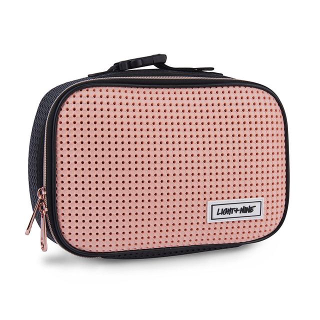 شنطة اكل معزولة خوخي لايت بلس ناين LIGHT PLUS NINE Insulated Lunch Tote Peach Blush - SW1hZ2U6MzI3OTE5OQ==