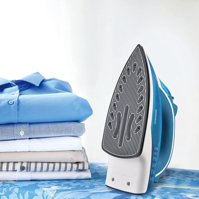 مكواة ملابس يدوية 2200 واط بالتكنلوجيا الكورية دايو أزرق DAEWOO Steam Iron With Ceramic Soleplate