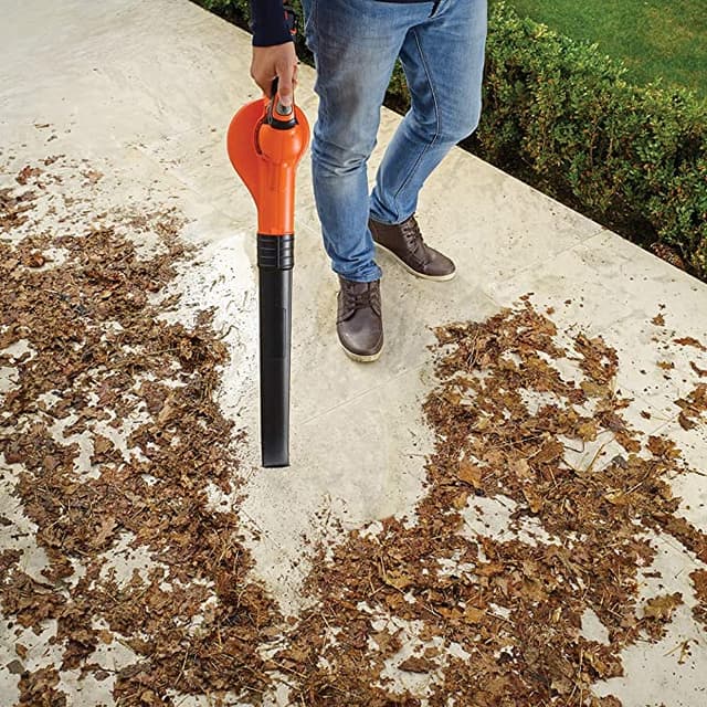 منفاخ هواء لأوراق الشجر لاسلكي 280كم / ساعة بلاك اند ديكر   Black+Decker Leaf Blower Battery Not Included Powerconnect SystemBlowing Speed 280 Km/H