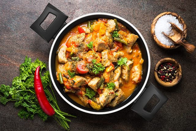 Black+Decker 26cm Non-Stick Kadai & Wok Pan With Glass Lid And 5 Layer Ptfe Teflon Non-Stick Spray Coating