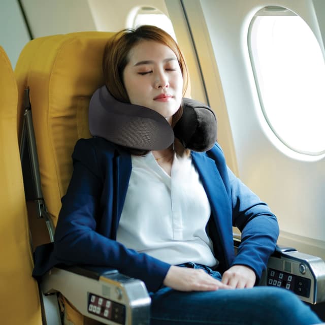 مخدة رقبة من اسفنج الذاكرة من غرين ليون بلون أسود Green Lion Memory Foam Neck Pillow Black