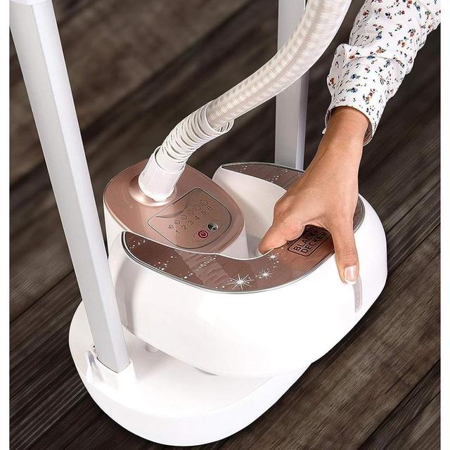 مكواة بخار عمودية رقمية 2400 واط 6 مستويات  بلاك اند ديكر Black+Decker Vertical Digital Garment Steamer Twin Pole 2400w Levels  Gstd2450-B5