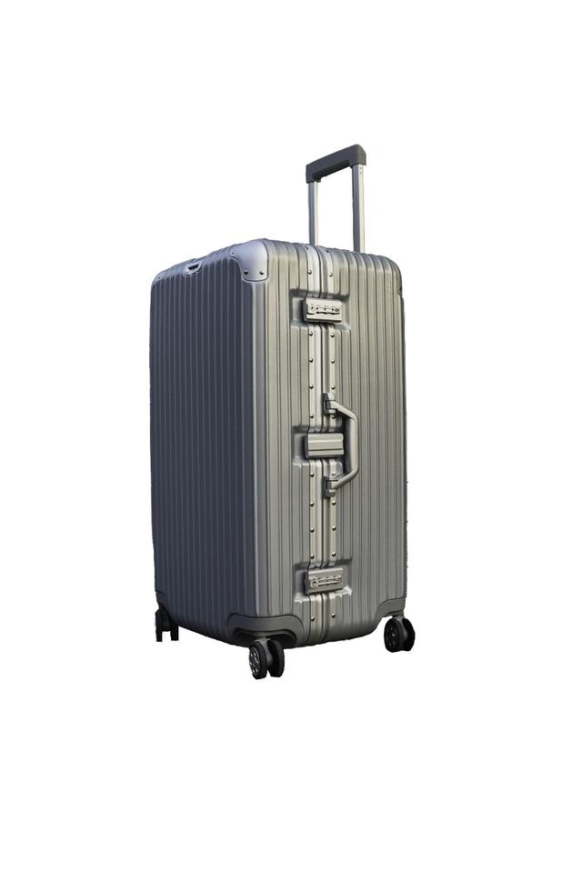 Levelo Traverse 30" Ultra Lightweight Travel Luggage - Silver - SW1hZ2U6MzI3MzQ3Mw==