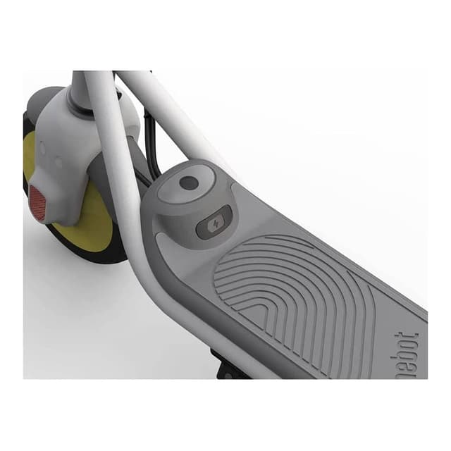 سكوتر كهرباء ناين بوت اي كيك بسرعة تصل الى 16 كم بالساعة باللون الاسود من سيجواي زينج سي 10 Segway Ninebot eKickScooter ZING C10 Up to 16 km/h Maximum Speed for Kids and Teens Lightweight and Non Foldable