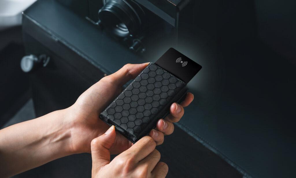 جهاز تعقب المحفظة <a href=