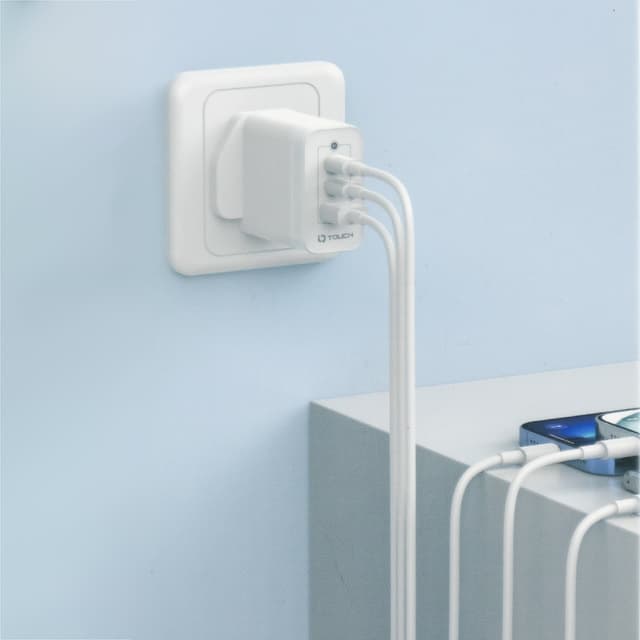 فيش جداري 3 منافذ 65 واط اي كيو تاتش مع تقنية جان IQ Touch 65W Compact 3-Output Gan Charger