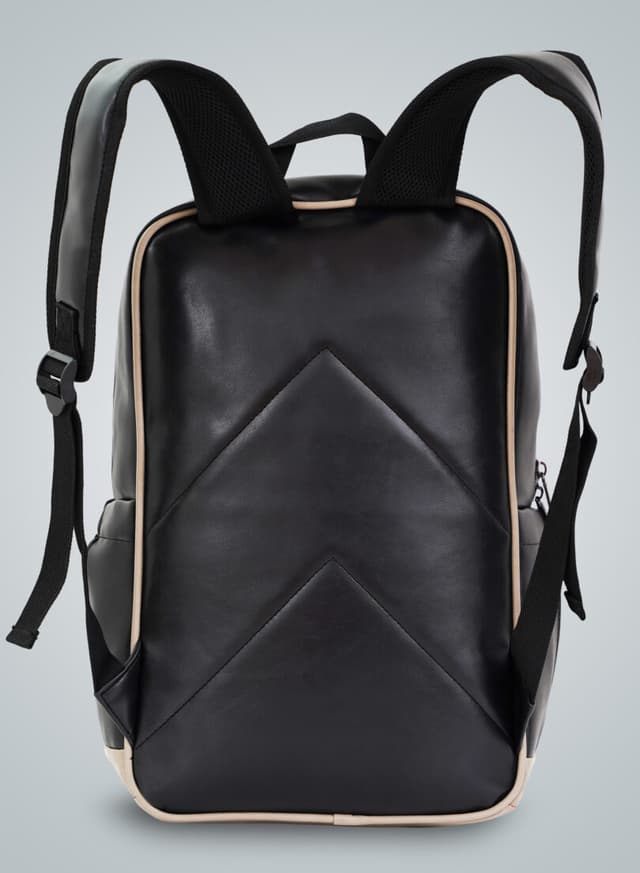 Para John 16Inch Genuine Leather Backpack - Black