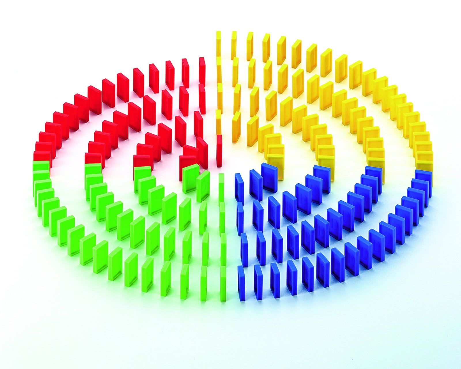 لعبة دومينو مع منحدرات 200 قطعة بلاستيكية من نوريس  Noris - Domino Run 200 Bricks