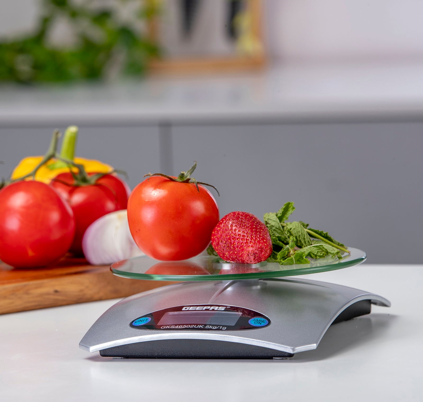 Geepas GKS46502UK Kitchen Weighing Scales Food Stainless Steel Top Panel, Digital Display - 2 Years Warranty