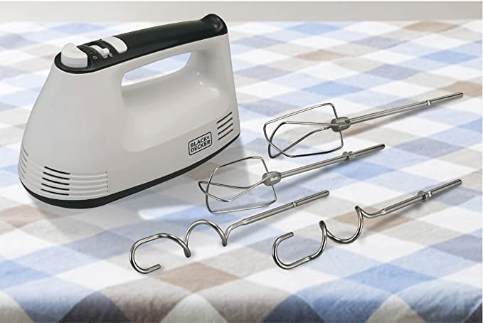خلاط يدوي 5 سرعات 300 واط Black+Decker Hand Mixer