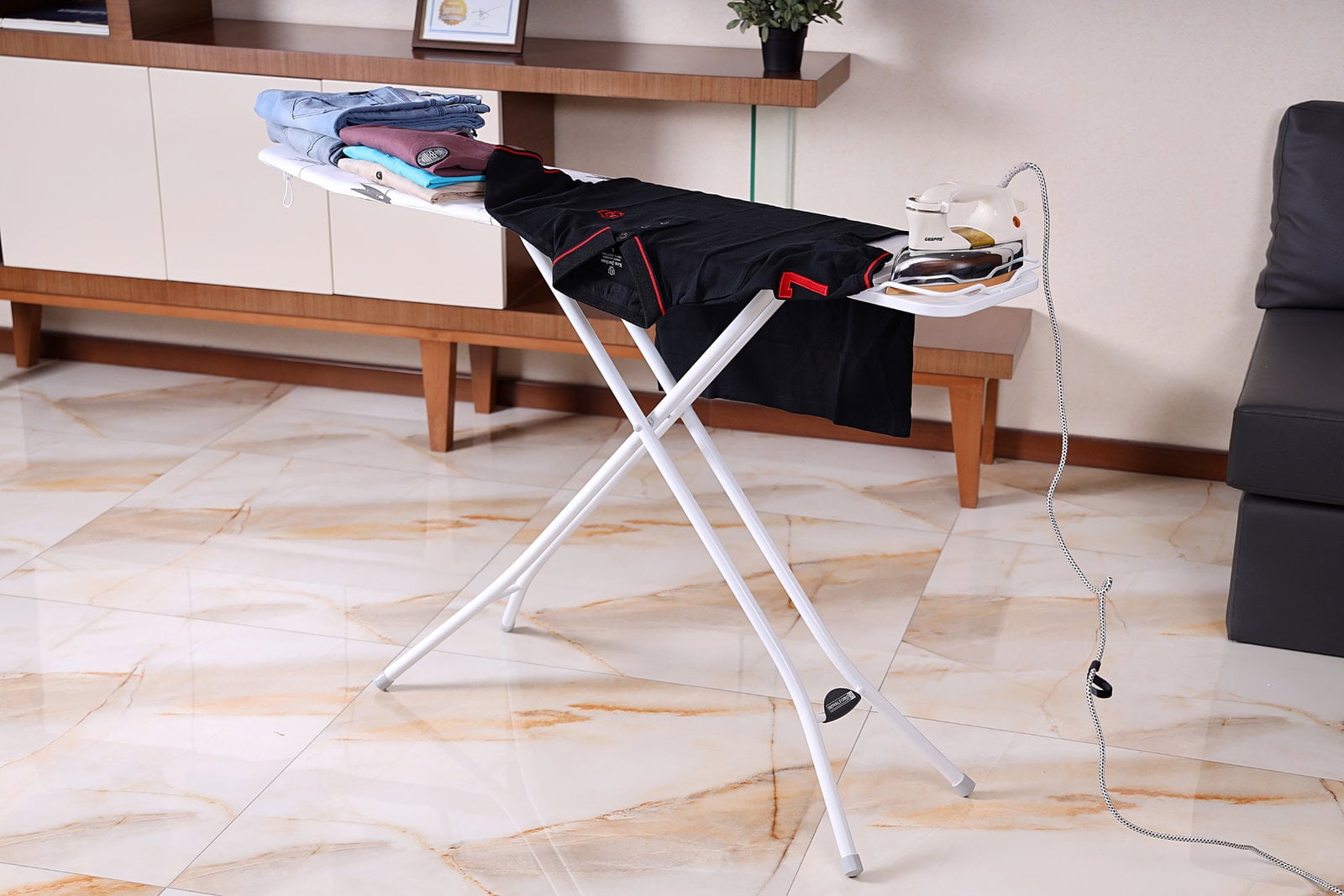 Royalford RF1510IB Mesh Ironing Board 134cmx33cmx88cm - Portable, Steam Iron Rest, Heat Resistant Cover |Lightweight Board with Adjustable Height & Rubber Feet Cover