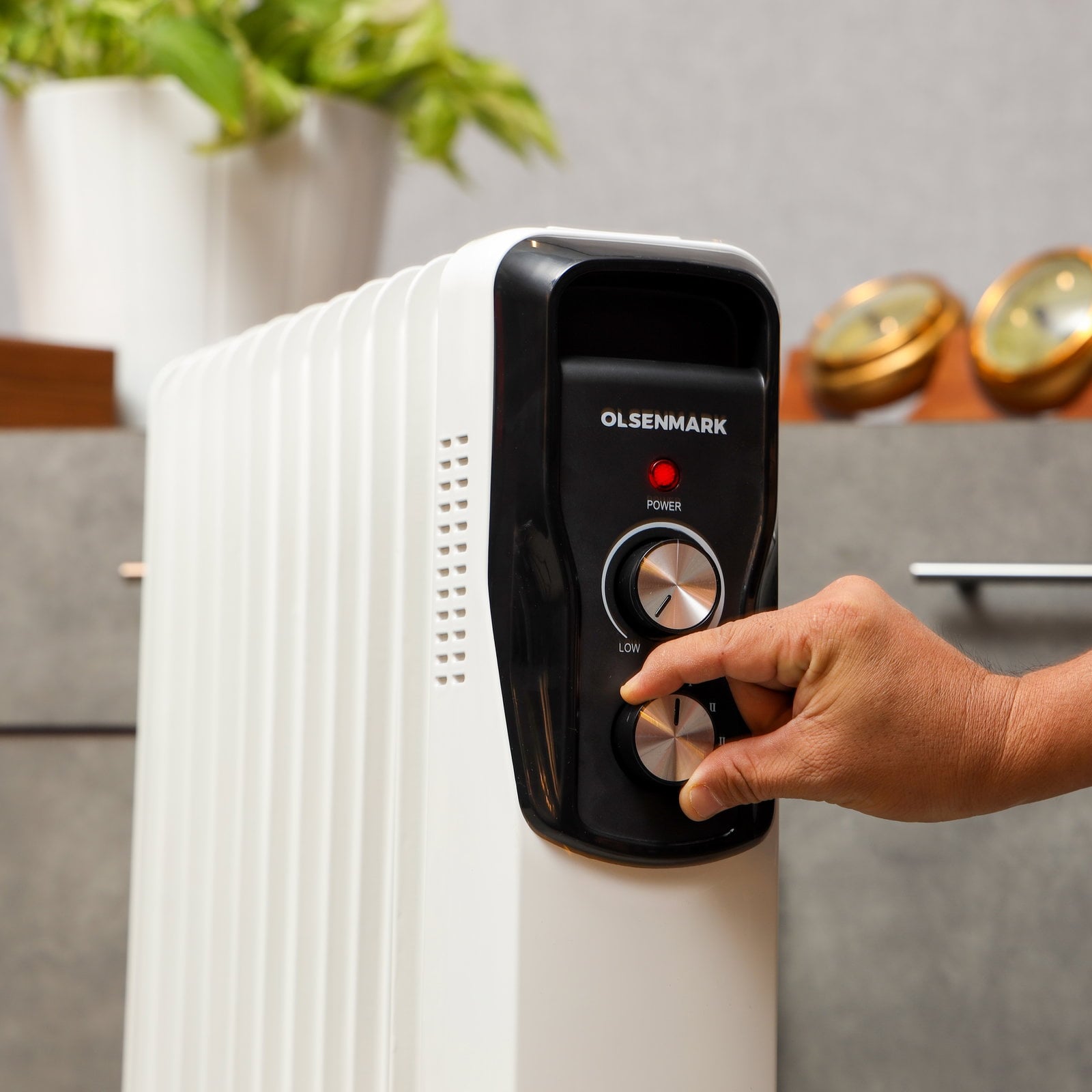 مدفأة كهربائية (شوفاج متنقل) مع 11 شفرة Olsenmark Oil Filled Radiator 11 Fins Radiator